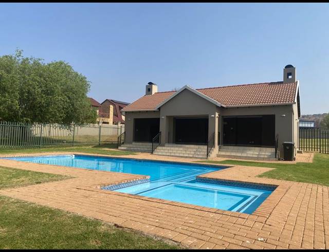 2 BEDROOM APARTMENT FOR SALE IN WILLOWBROOK